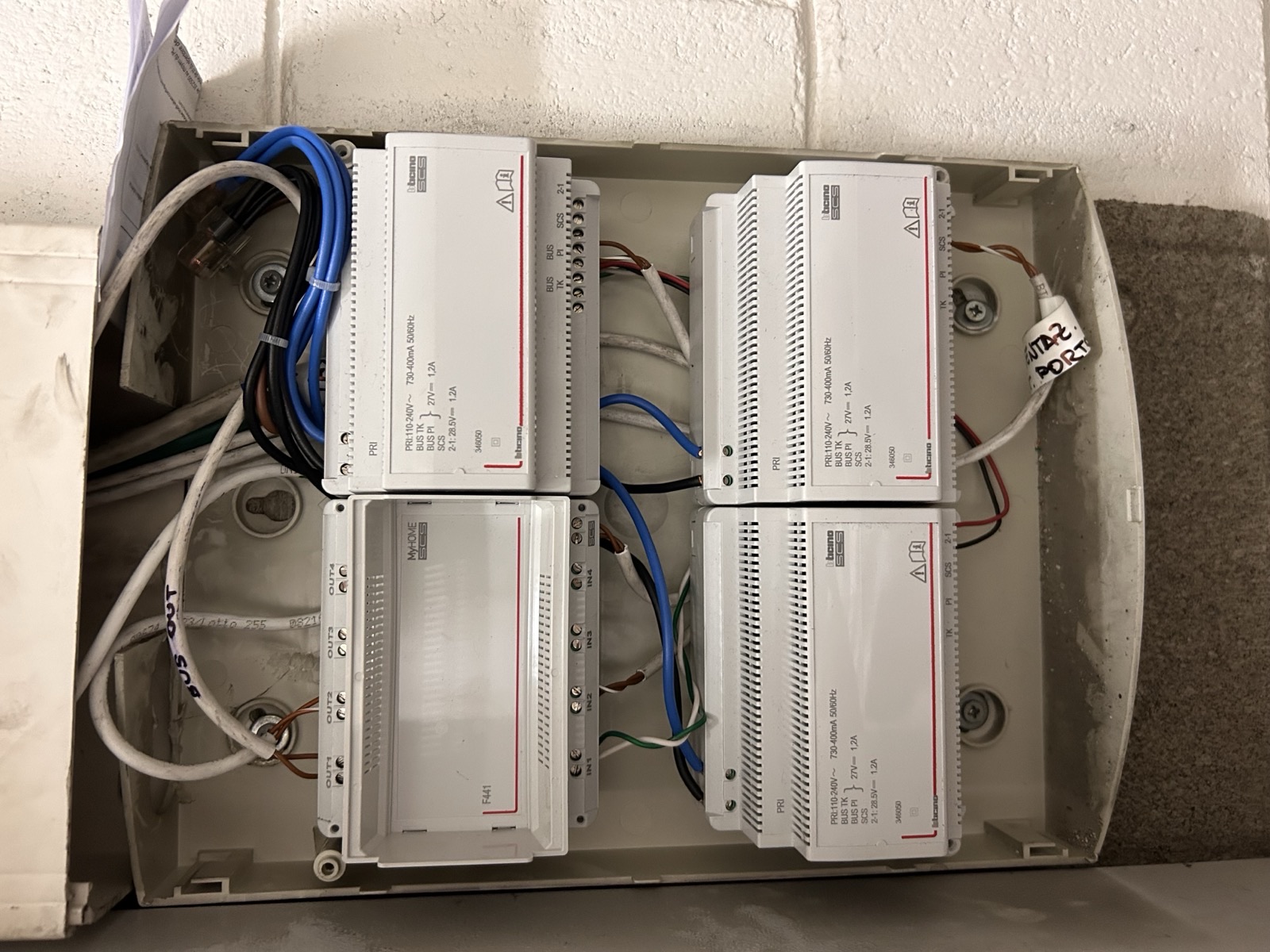 Alimentatore condominiale